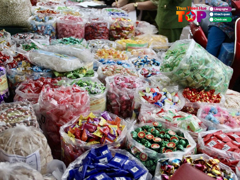 Mot-so-kinh-nghiem-lua-chon-mua-banh-keo-tet-huetoplist