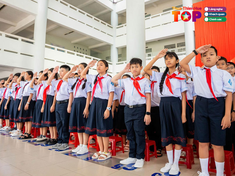 Cau-hoi-thuong-gap-ve-truong-cap-2-hue-huetoplist