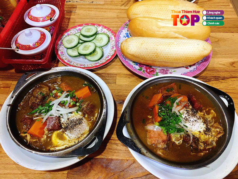 Ba-mung-banh-mi-op-la-bo-kho-huetoplist