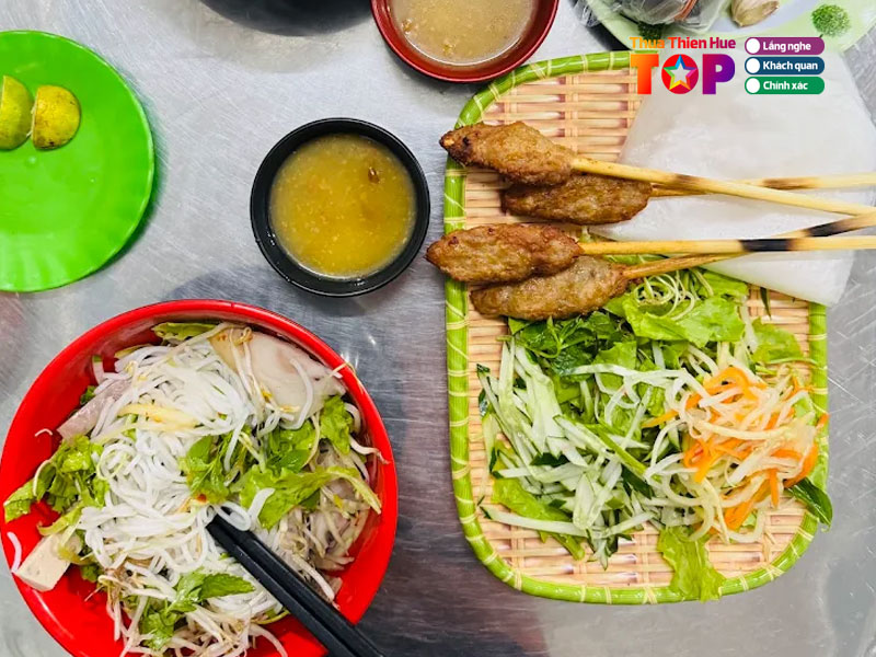 Bun-mam-nem-hue-me-theo-huetoplist