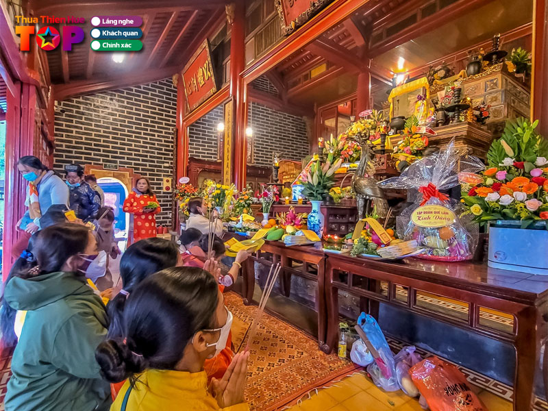 Cau-nguyen-va-xin-loc-tai-dien-hon-chen-huetoplist