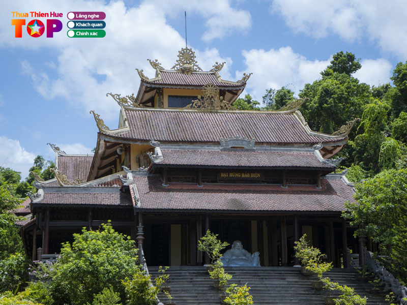 Chiem-nguong-kien-truc-phat-giao-doc-dao-huetoplist