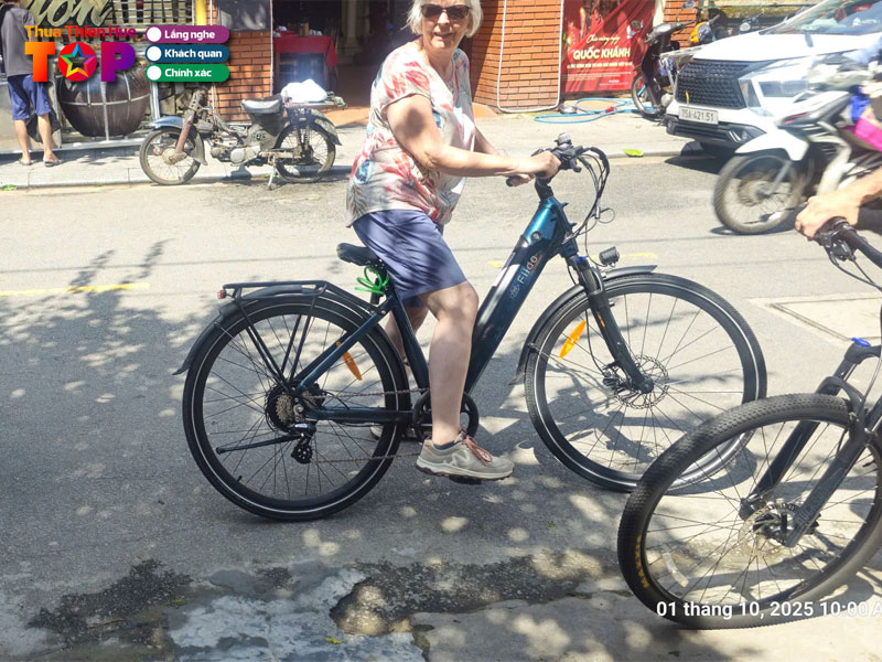 Hue-smile-travel-huetoplist