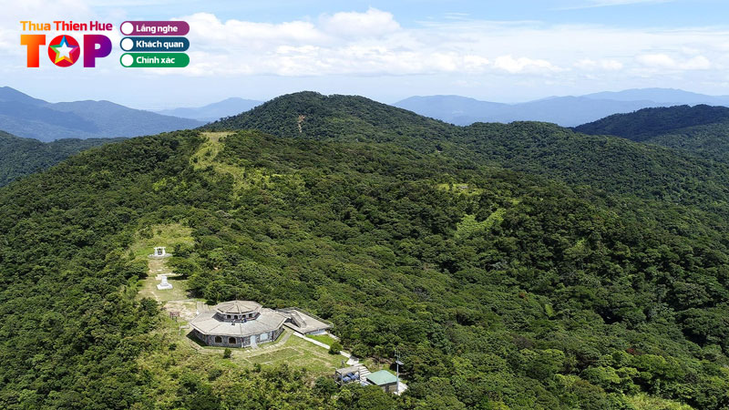 Kham-pha-nui-bach-ma-net-dep-hoang-so-va-bi-an-huetoplist