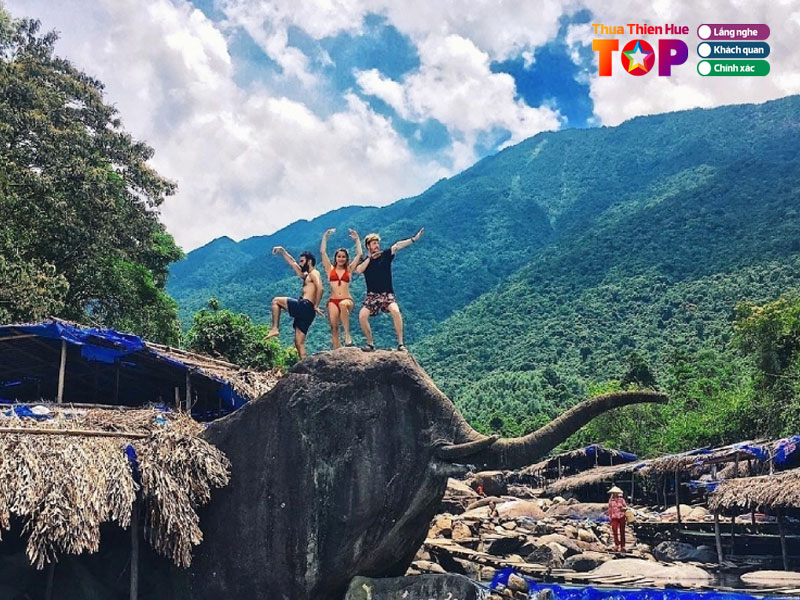 Khu-du-lich-suoi-voi-huetoplist