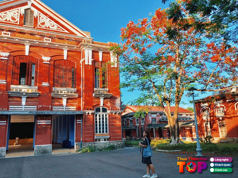 Luu-y-khi-tham-quan-truong-quoc-hoc-hue-huetoplist