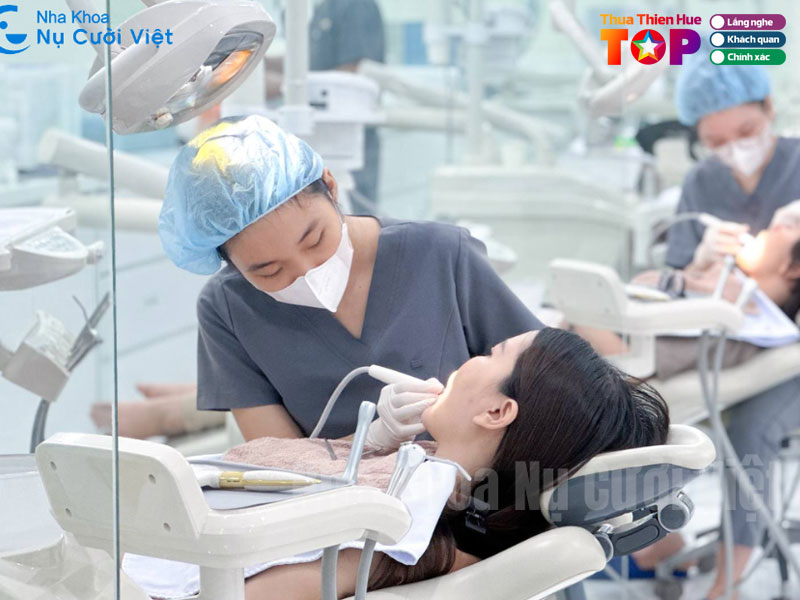 Nha-khoa-nu-cuoi-viet-huetoplist