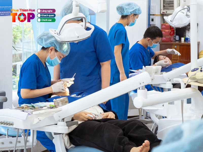 Nha-khoa-nu-cuoi-viet-huetoplist