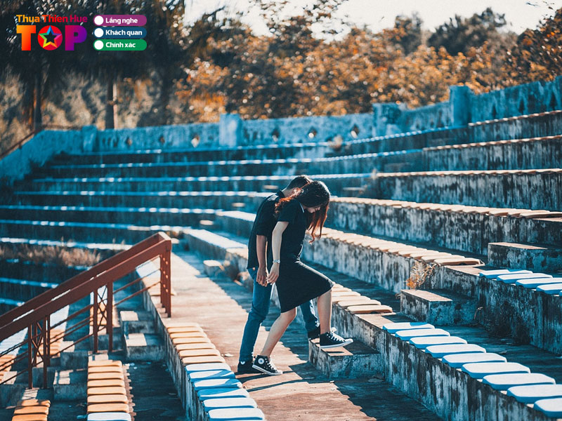Tham-quan-ho-nuoc-va-san-khau-nhac-nuoc-huetoplist