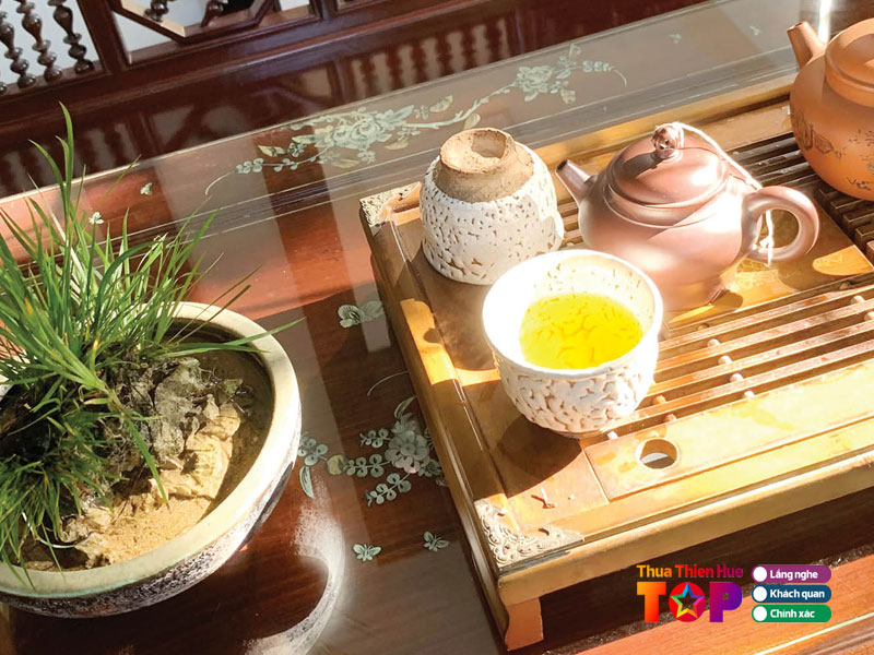 Thuong-thuc-nhung-tach-tra-thom-ngon-o-cung-dien-tho-huetoplist