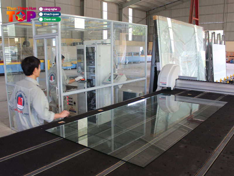 Hong-duc-glass-huetoplist