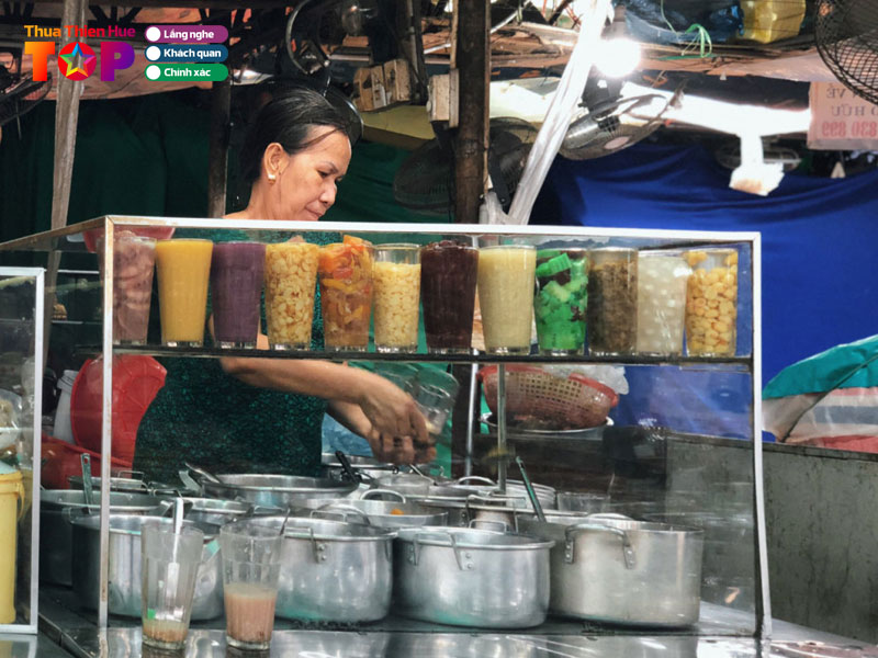 Kham-pha-am-thuc-o-cho-dong-ba-hue-huetoplist