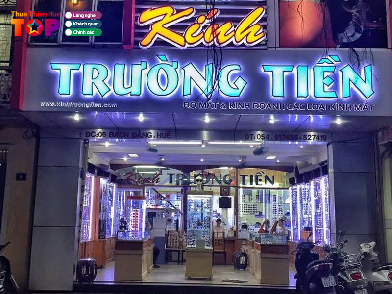 Mat-kinh-truong-tien-huetoplist