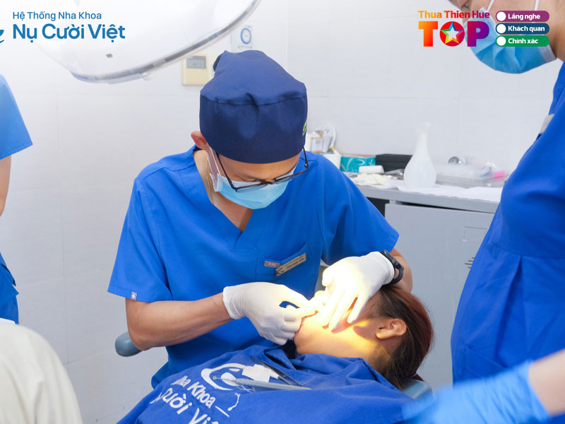 Nha-khoa-nu-cuoi-viet-huetoplist