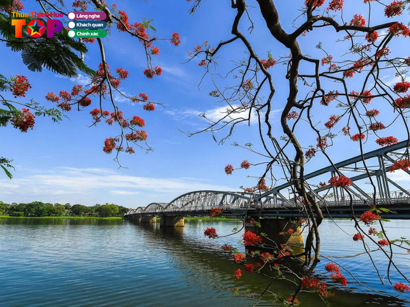 Phong-canh-va-kien-truc-hai-ben-bo-song-huetoplist