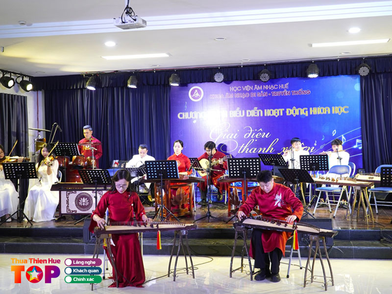 Hoc-vien-am-nhac-hue-huetoplist