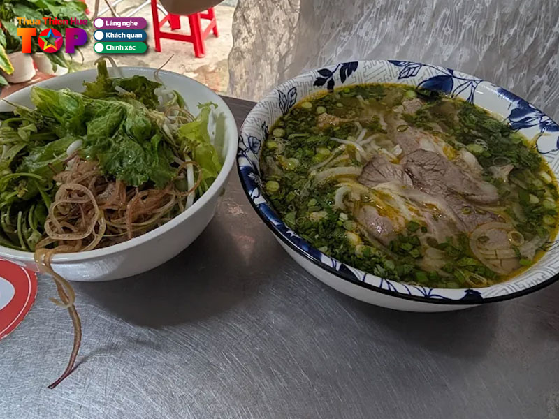 Bun-bo-hue-huyen-trang-huetoplist