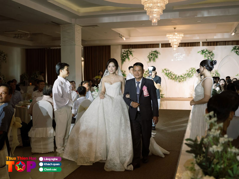 Momo-wedding-huetoplist